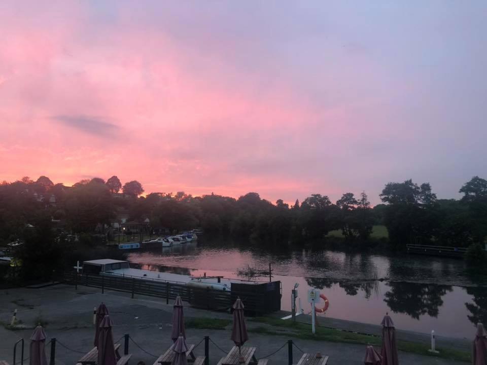 The Riverside Inn Saltford Esterno foto