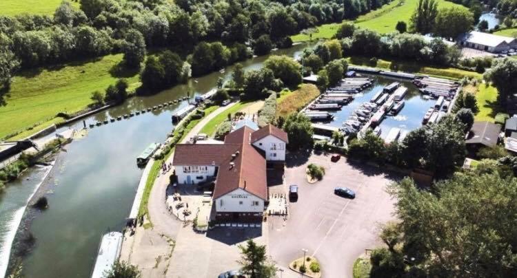 The Riverside Inn Saltford Esterno foto