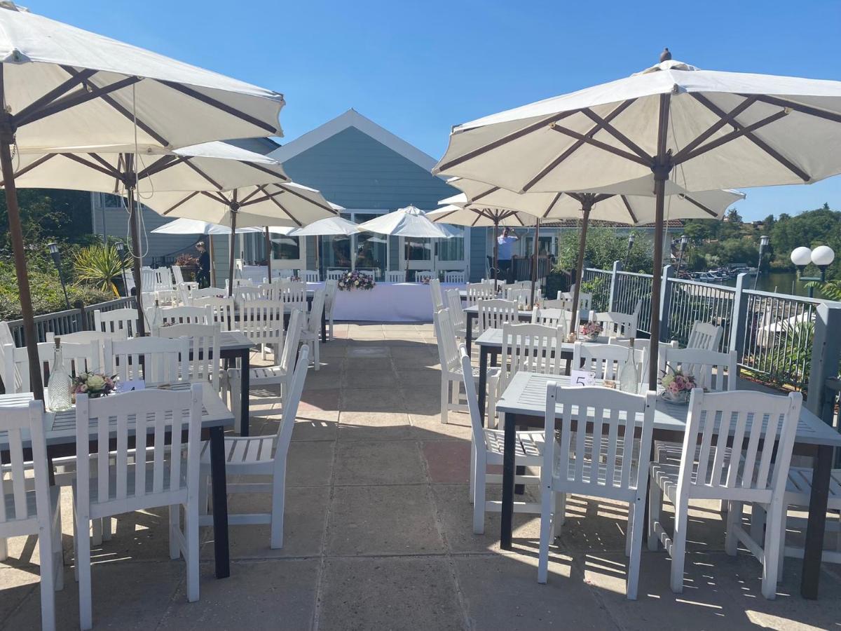 The Riverside Inn Saltford Esterno foto