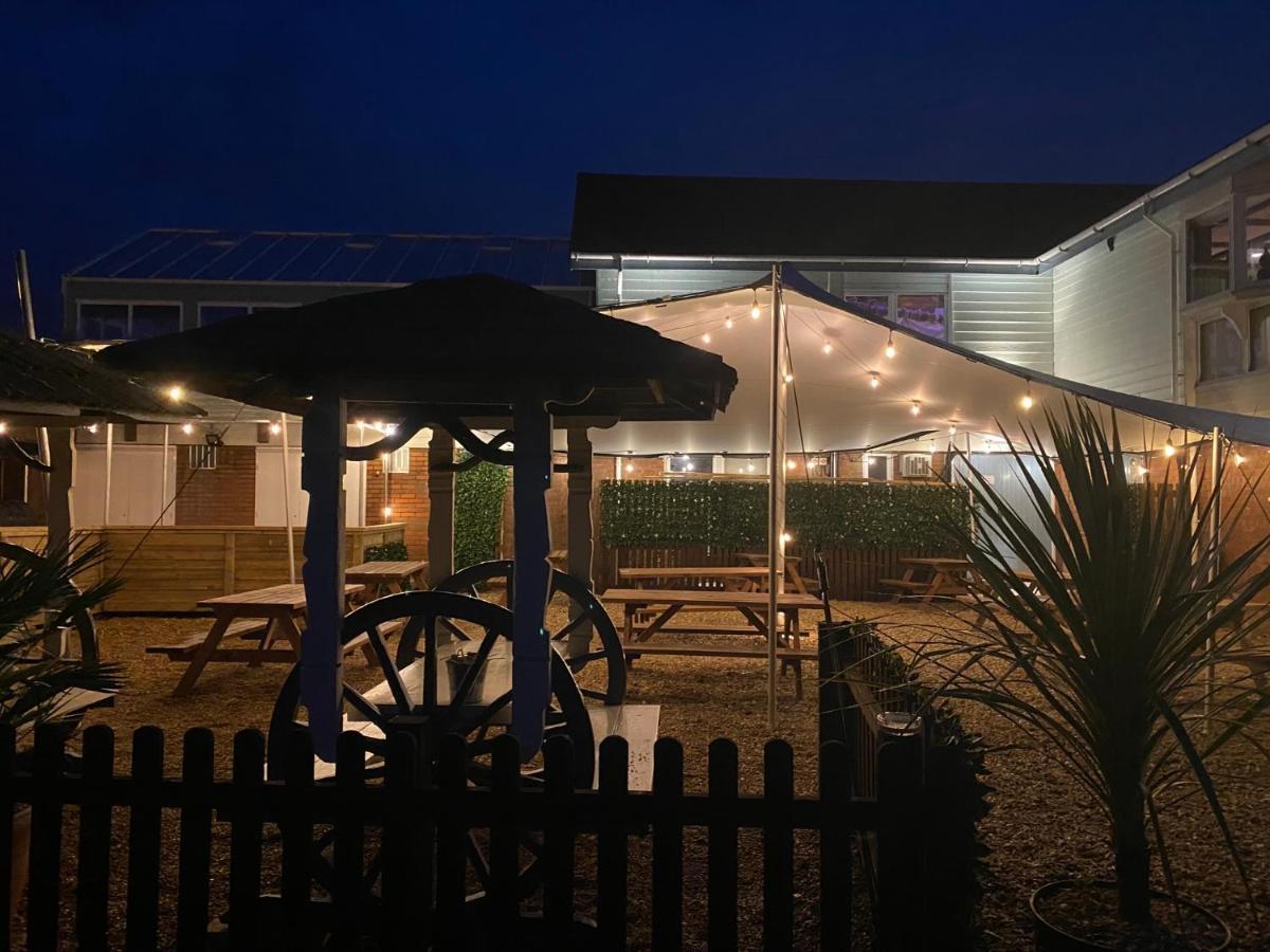 The Riverside Inn Saltford Esterno foto