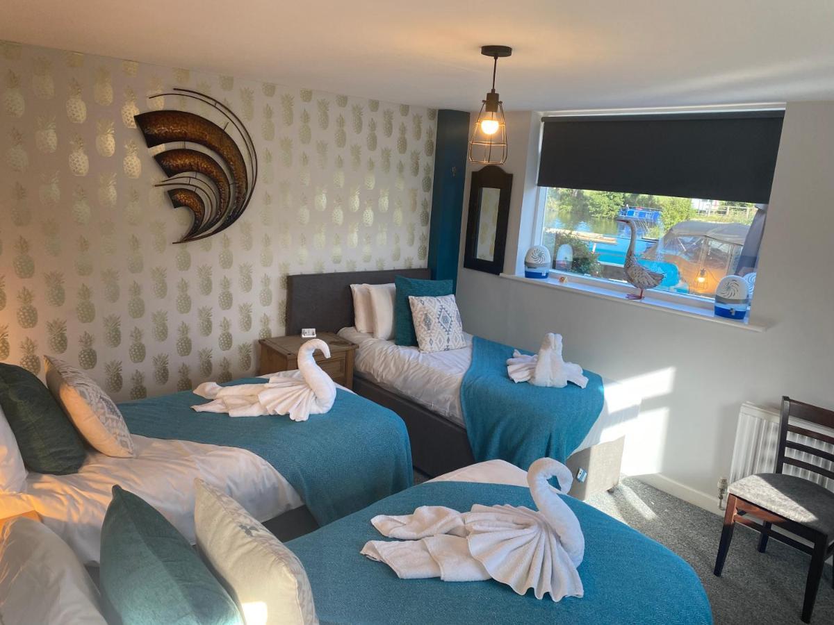 The Riverside Inn Saltford Esterno foto