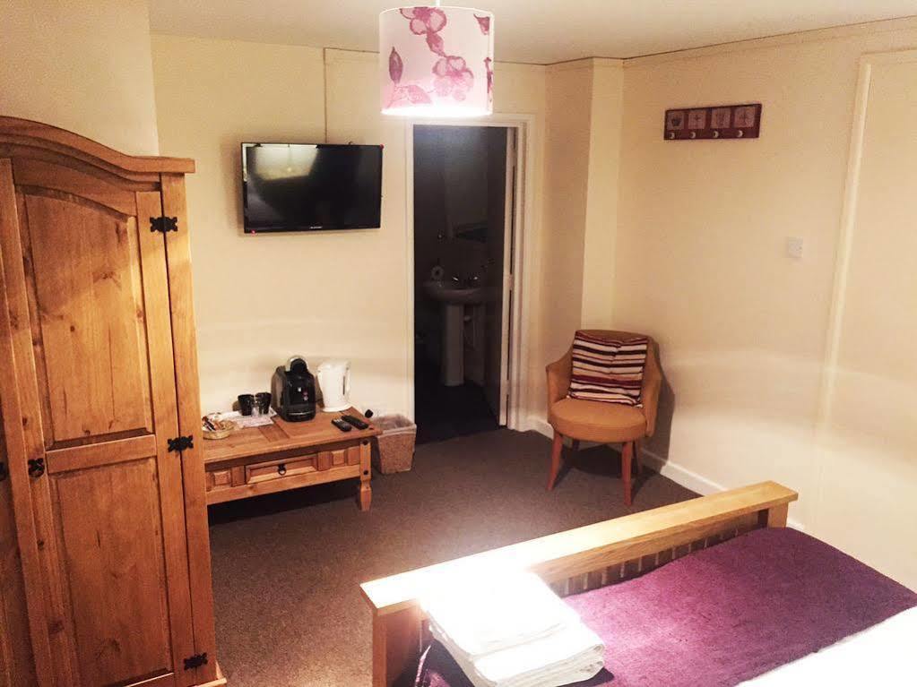 The Riverside Inn Saltford Esterno foto