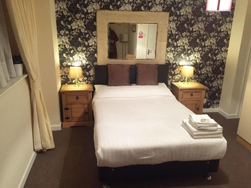 The Riverside Inn Saltford Esterno foto