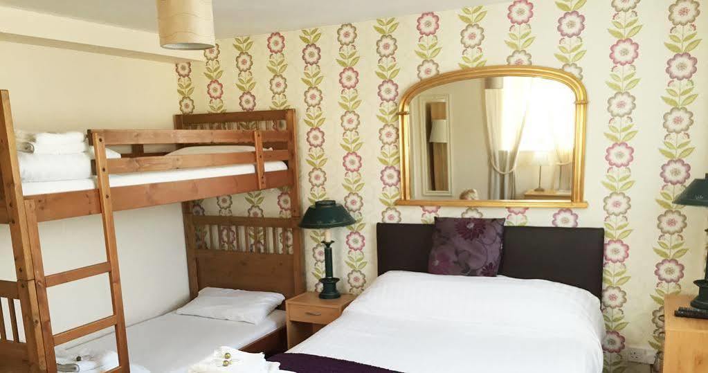 The Riverside Inn Saltford Esterno foto
